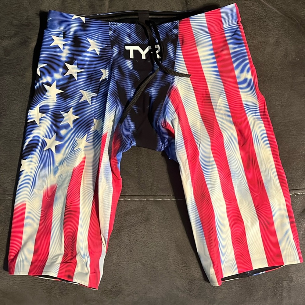 TYR men's tech suit. American Flag size 25